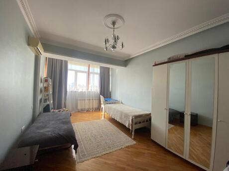 Kirayə 3 otaqlı mənzil, 145 m², Nizami: 1 350 ₼/ay 3