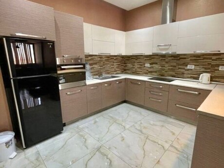 3-room apartment for rent, 105 m², İçəri Şəhər: 1 800 ₼/mo 3