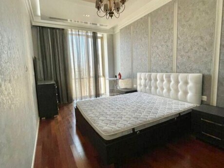 3-room apartment for rent, 105 m², İçəri Şəhər: 1 800 ₼/mo 4