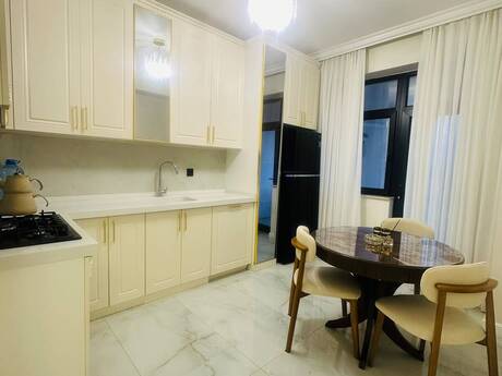Kirayə 2 otaqlı mənzil, 100 m², Gənclik: 1 200 ₼/ay 3