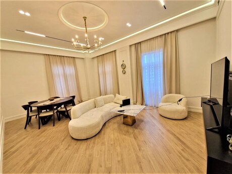 Объявление №6439717 - Баку, пос. Аг шехер, 5-комн., 210 м², 3/6 этаж