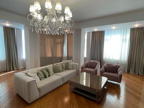 Kirayə 3 otaqlı mənzil, 155 m², İçəri Şəhər: 1 500 ₼/ay 3