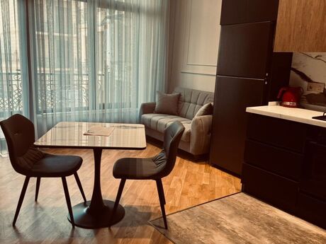 Kirayə 3 otaqlı mənzil, 160 m², 28 May: 3 000 ₼/ay 3