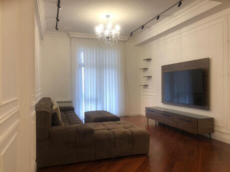 Kirayə 3 otaqlı mənzil, 200 m², Ağ şəhər: 2 500 ₼/ay 3