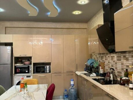 3-room apartment for rent, 105 m², İnşaatçılar: 850 ₼/mo 3