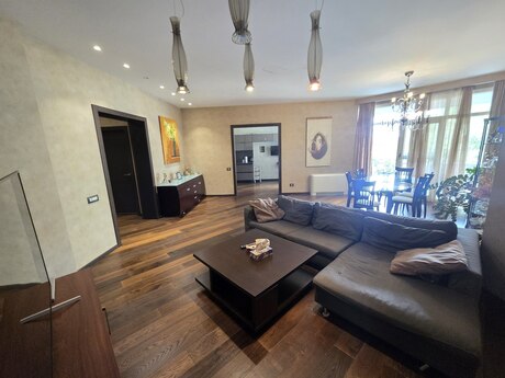 4-комн. · 220 m² · 4/16 этаж, İçəri Şəhər