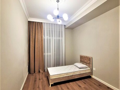 3-room apartment for rent, 150 m², Ağ şəhər: 2 500 ₼/mo 5