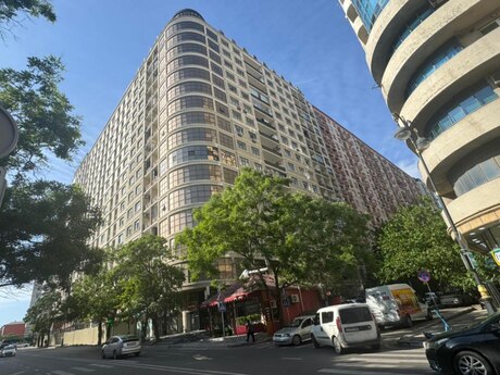 Elan №6440519 - Bakı, Gənclik m., 3 otaqlı, 160 m², 8/17 mərtəbə