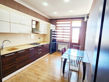Elan №6440040 - Bakı, 28 May m., 3 otaqlı, 130 m², 15/22 mərtəbə