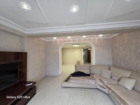 3-room apartment for rent, 120 m², Sahil: 1 000 ₼/mo 3