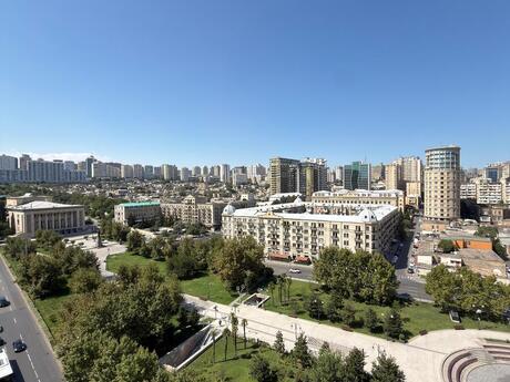 4 otaqlı mənzil, 246 m², Nizami: 836 000 ₼ 3