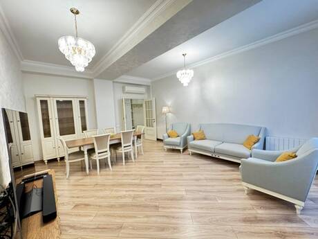 Elan №6440233 - Bakı, Ağ şəhər q., 4 otaqlı, 160 m², 6/8 mərtəbə