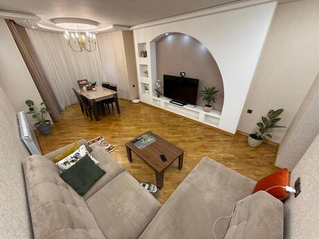 Kirayə 3 otaqlı mənzil, 100 m², 8 Noyabr: 1 000 ₼/ay 2