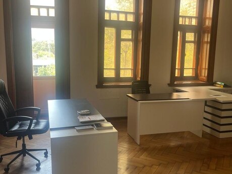 Kirayə 8 otaqlı mənzil, 200 m², Nizami: 3 000 ₼/ay 2