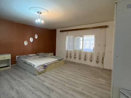 3-room apartment for rent, 130 m², Sahil: 1 000 ₼/mo 4