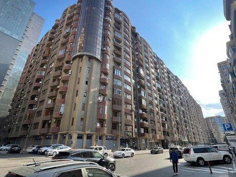 Elan №6441169 - Bakı, Şah İsmayıl Xətai m., 4 otaqlı, 137 m², 9/15 mərtəbə