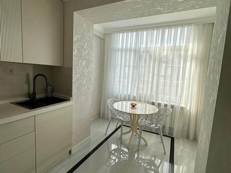 3-room apartment for rent, 110 m², Sahil: 1 700 ₼/mo 4
