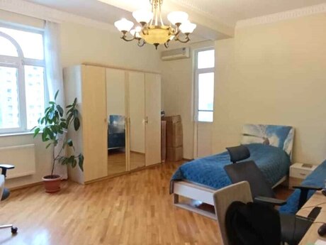 4 otaqlı mənzil, 202 m², Nizami: 420 000 ₼ 5