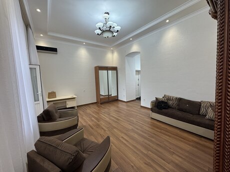 3-room apartment for rent, 100 m², Nizami: 1 199 ₼/mo 3