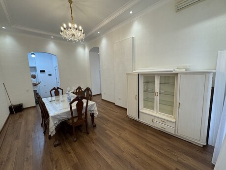 3-room apartment for rent, 100 m², Nizami: 1 199 ₼/mo 2