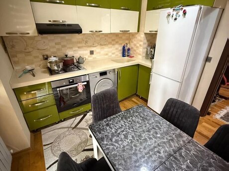 3 otaq · 80 m² · 13/18 mərtəbə, Qara Qarayev