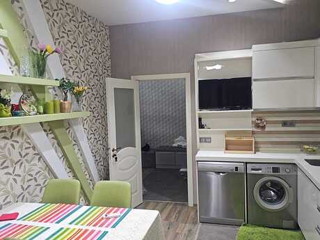 3-room apartment for rent, 110 m², Bayıl: 1 350 ₼/mo 4