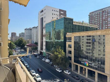 4 otaqlı mənzil, 105 m², Nəsimi: 305 000 ₼ 2