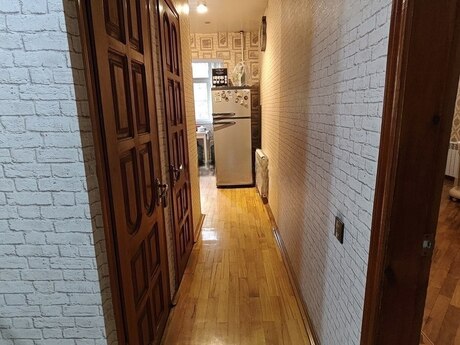 Azadlıq Prospektidə 3 otaqlı köhnə tikili mənzil satılır, 85 m², 225 000 AZN, şəkil 4 / 8