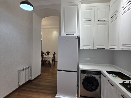 Аренда: 3-комнатная квартира, 100 м², Nizami: 1 300 ₼/мес 2