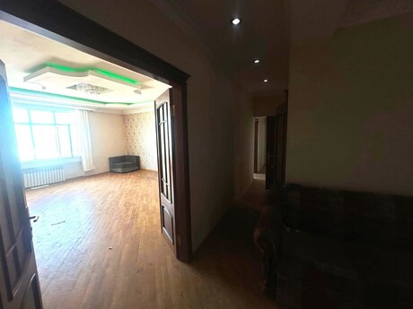 3 otaqlı mənzil, 135 m², 20 Yanvar: 267 000 ₼ 3