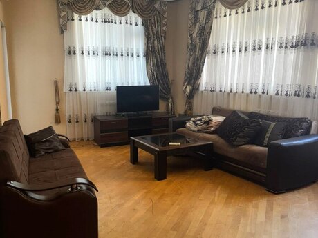 Kirayə 3 otaqlı mənzil, 135 m², 8 Noyabr: 1 200 ₼/ay 2