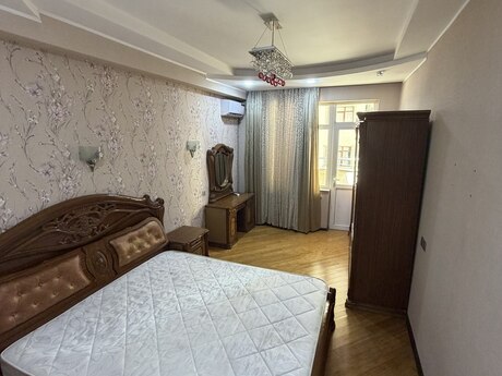 4-room apartment for rent, 180 m², Gənclik: 200 ₼/mo 4