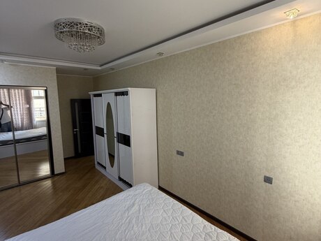 4-room apartment for rent, 180 m², Gənclik: 200 ₼/mo 5
