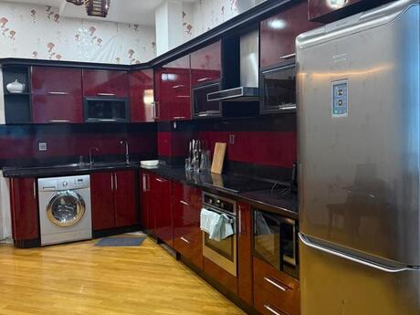 Kirayə 4 otaqlı mənzil, 210 m², 28 May: 2 700 ₼/ay 5