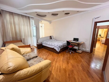 3 otaqlı mənzil, 200 m², İnşaatçılar: 350 000 ₼ 3