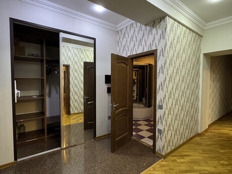 2-комнатная квартира, 81 м², 8-ci mikrorayon: 215 000 ₼ 4