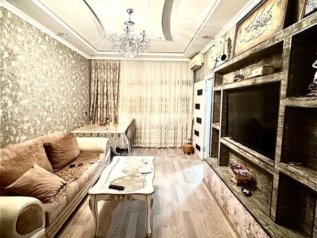 2 Memar Əcəmi