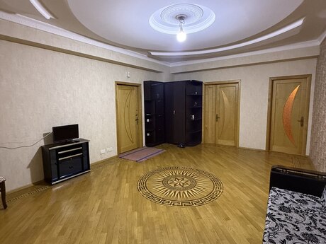 4 otaqlı mənzil, 137 m², Qaraçuxur: 285 000 ₼ 2