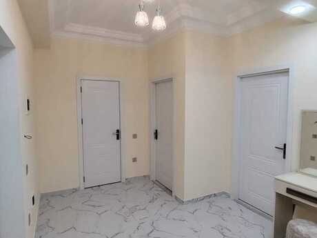 2-room apartment, 65 m², 8 Noyabr: 176 000 ₼ 3