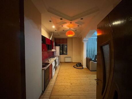 Kirayə 3 otaqlı mənzil, 135 m², İnşaatçılar: 1 000 ₼/ay 5