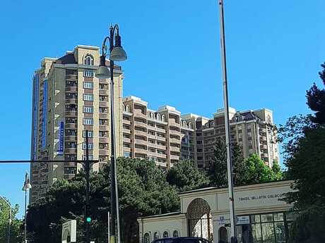 Kirayə 3 otaqlı mənzil, 130 m², Gənclik: 1 200 ₼/ay 2