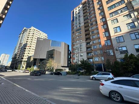 4 otaqlı mənzil, 185 m², Elmlər Akademiyası: 530 000 ₼ 2