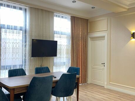 Kirayə 2 otaqlı mənzil, 75 m², 8 Noyabr: 1 100 ₼/ay 4