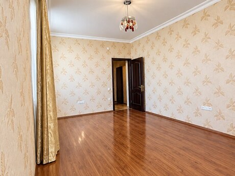 4 otaqlı mənzil, 158 m², 28 May: 379 000 ₼ 5