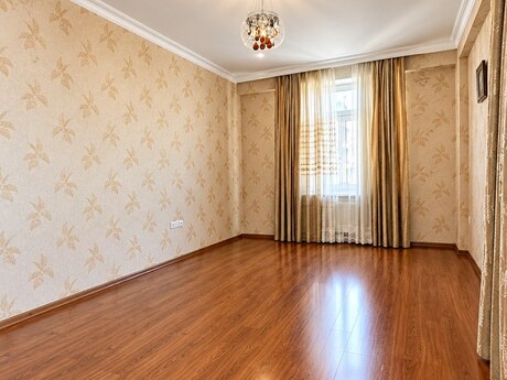 4 otaqlı mənzil, 158 m², 28 May: 379 000 ₼ 4