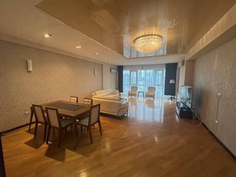 Kirayə 3 otaqlı mənzil, 215 m², Şah İsmayıl Xətai: 2 500 ₼/ay 4
