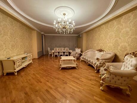 3-room apartment for rent, 200 m², Şah İsmayıl Xətai: 1 300 ₼/mo 3