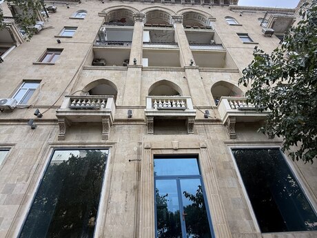 Elan №6443378 - Bakı, Bayıl q., 2 otaqlı, 55 m², 3/5 mərtəbə