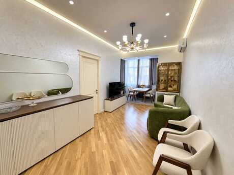 Elan №6443376 - Bakı, Gənclik m., 2 otaqlı, 70 m², 18/20 mərtəbə