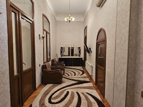 Объявление №6443459 - Баку, м. Ичеришехер, 3-комн., 120 м², 3/4 этаж